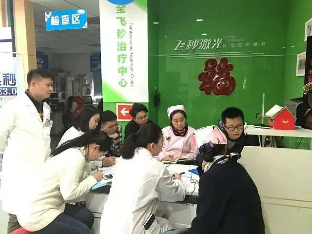 我院引进圆锥角膜设备—角膜交联仪，近视手术双保险